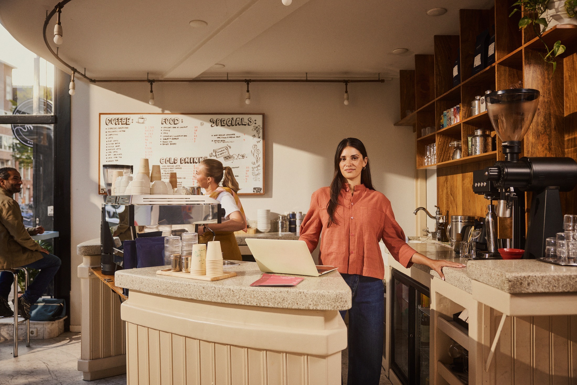 coffeebar_hero_mirrored